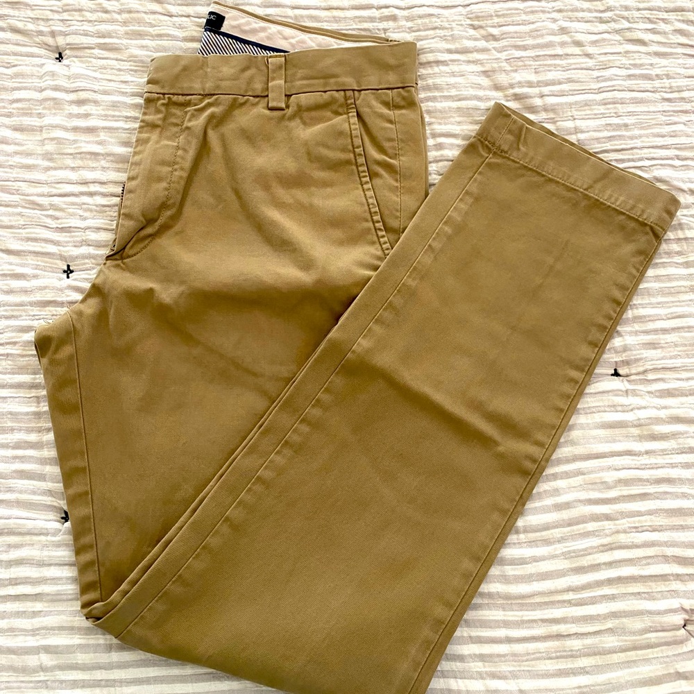 Banana Republic Khaki Pants 32x32